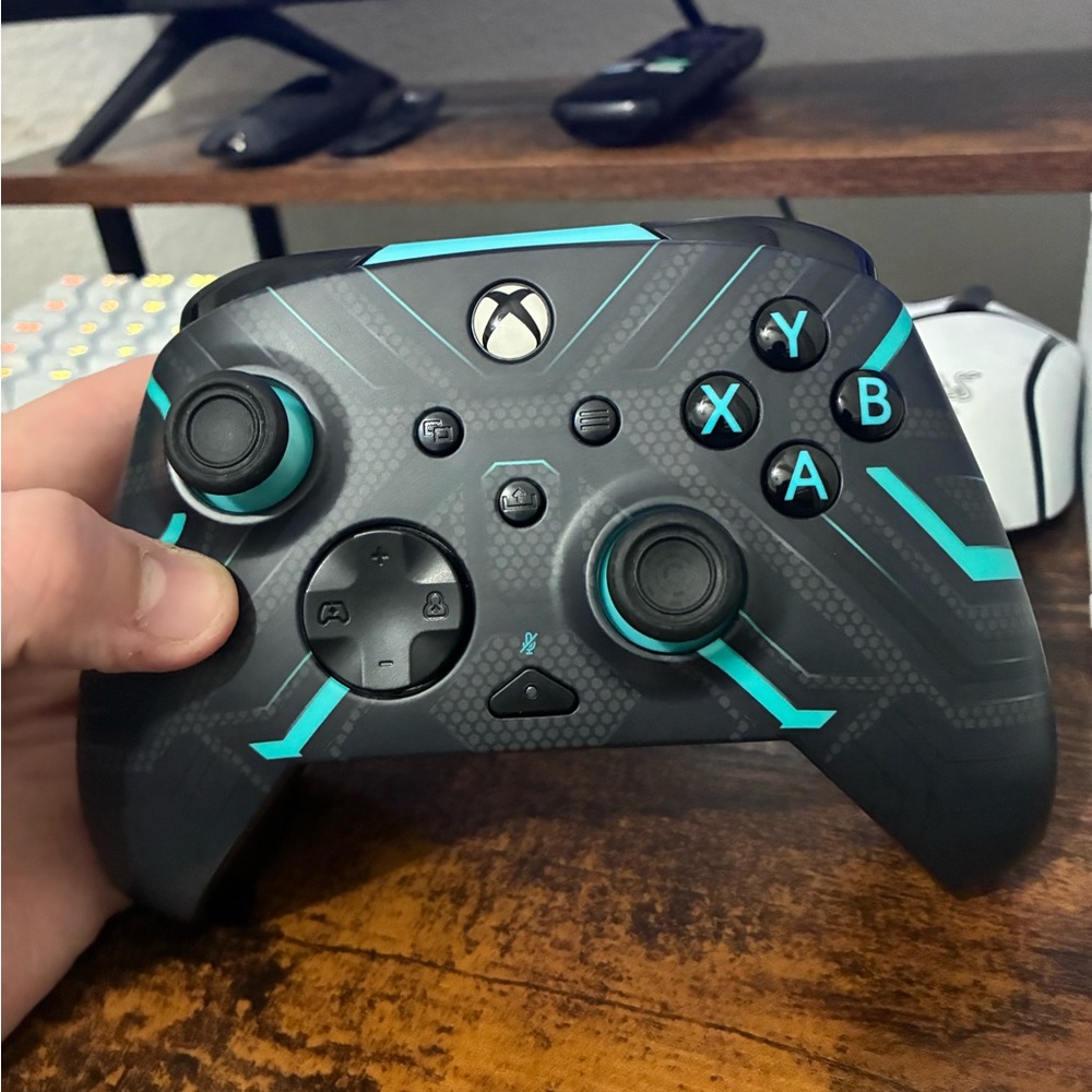 Wireless Controller - Black and Blue